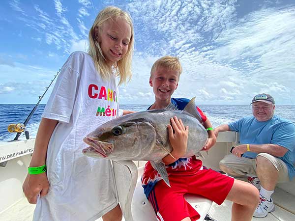 fishing in cancun-fishing yacht cancun