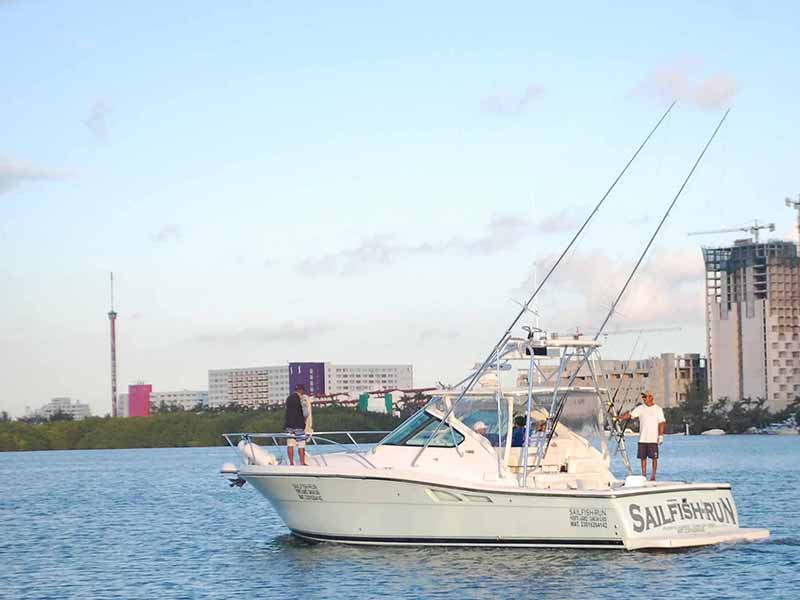 Fishing Charters in Cancun boats