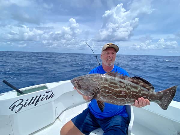 bottom Fishing for grouoer cancun