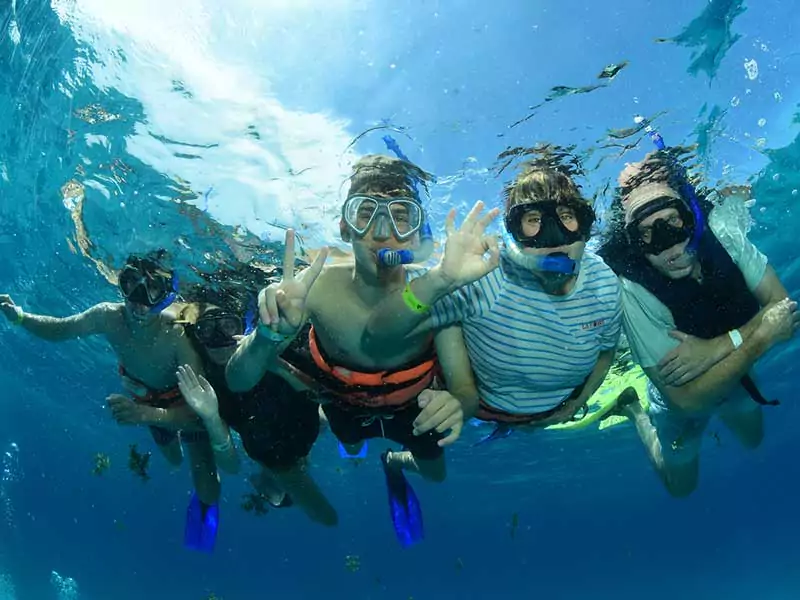 Discover scuba diving in cancun, take a diving lesson