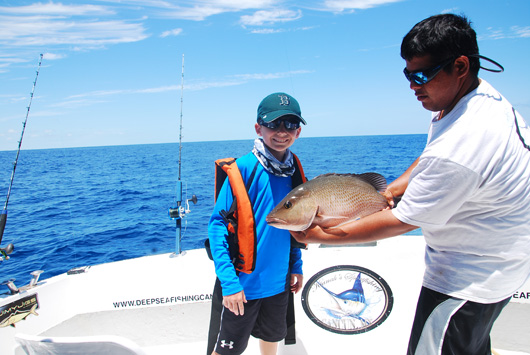 Snapper fishing cancun- Kids fishing snapper in cancun